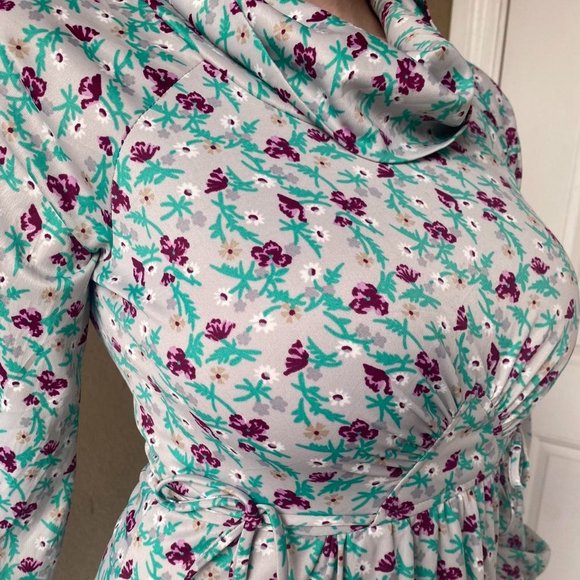 1970s Grey Long Sleeve Floral Midi Dress - Picture 2 of 4